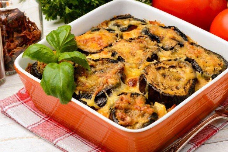 Casserole de pommes de terre à la viande hachée et aux aubergines