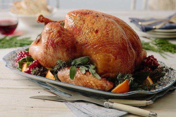 Dinde aux légumes et herbes