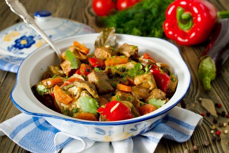 Dinde aux pommes de terre et légumes