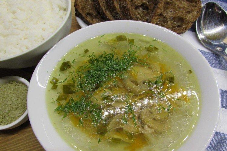 Bouillon de poulet aux champignons