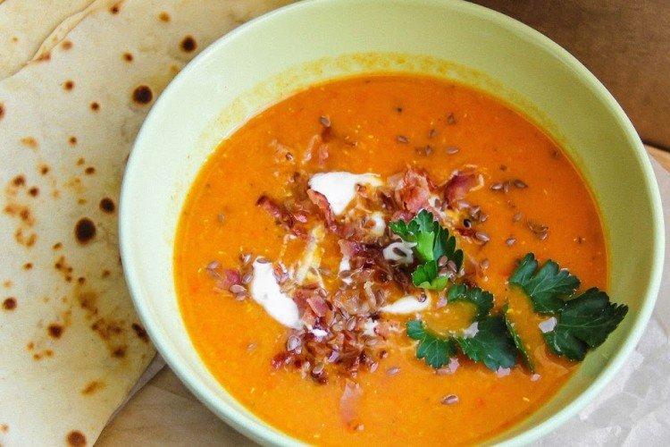 Soupe aux lentilles rouges et bacon