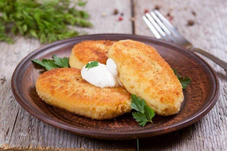 Zrazy de pomme de terre crue dans une mijoteuse