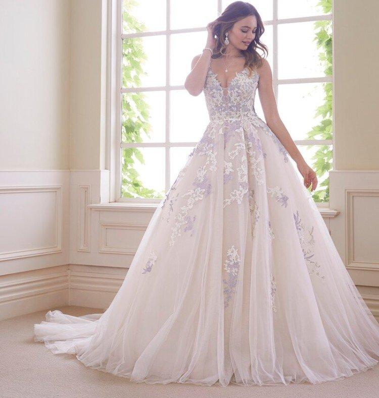 Robes de mariée à la mode 2021 - photos et idées