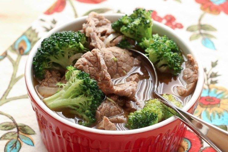 Soupe de porc et brocoli