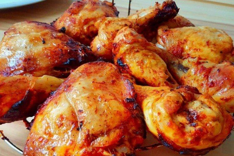 Cuisses de poulet cuites à la sauce soja