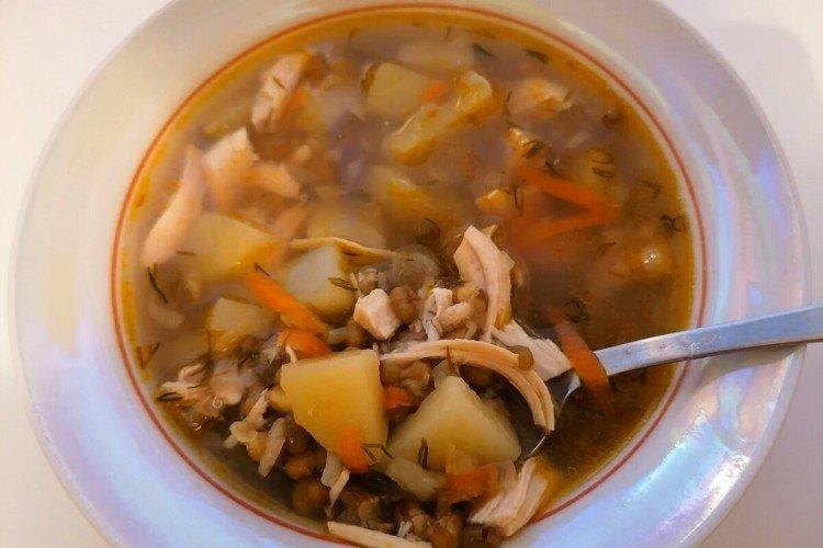 Soupe avec purée et poulet