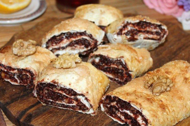 Rouleau de lavash aux noix et confiture