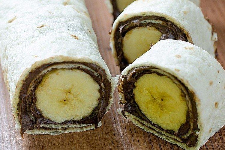 Rouleau de lavash à la banane et au chocolat