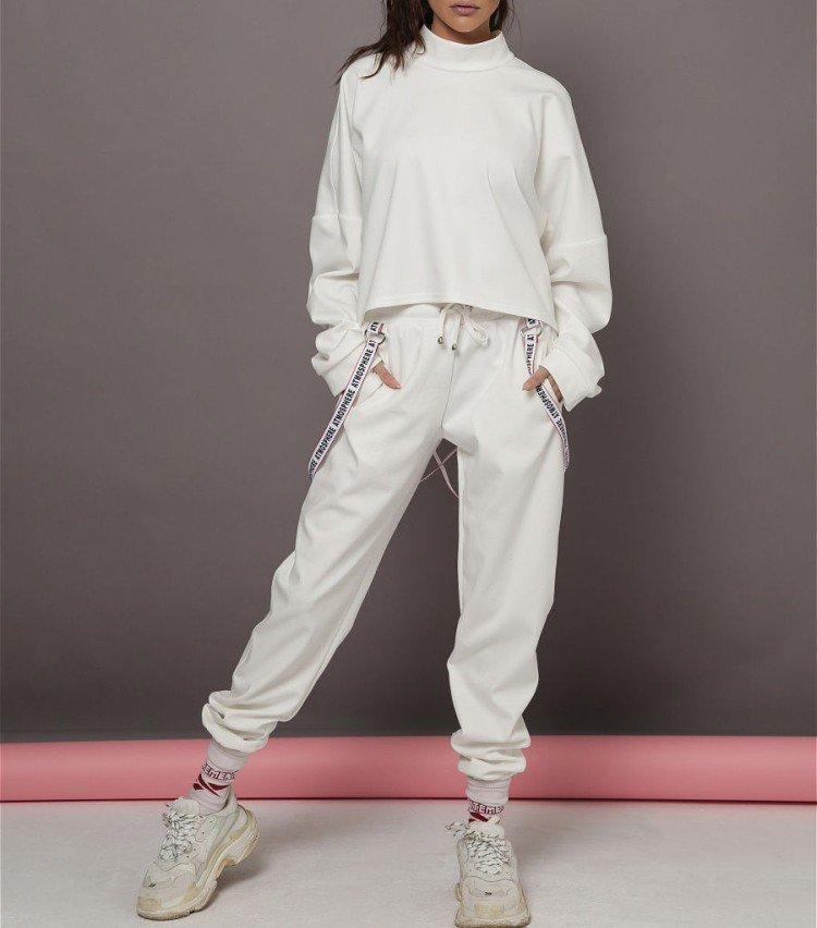 Survêtements pour femmes à la mode 2021 - photo