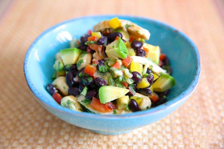 Salade d'avocat et de haricots