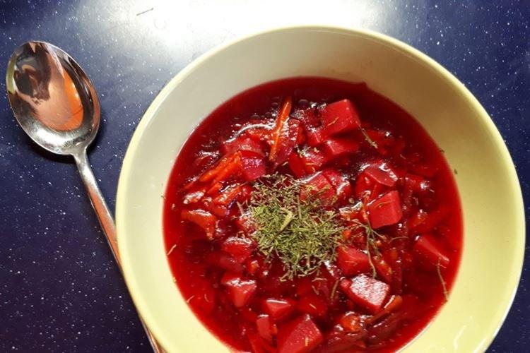 Bortsch avec choucroute dans une mijoteuse