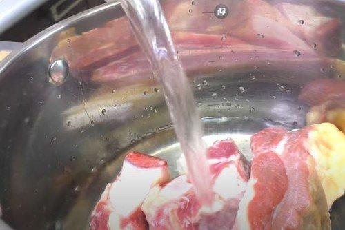 Bortsch à la choucroute selon GOST