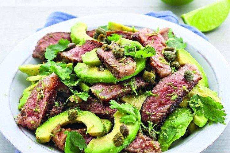 Salade de viande d'avocat