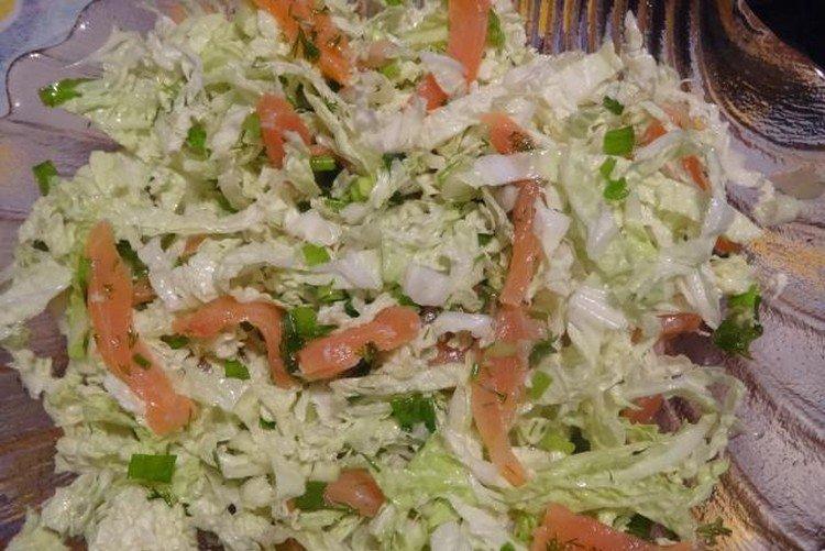 Salade de chou de Pékin et saumon