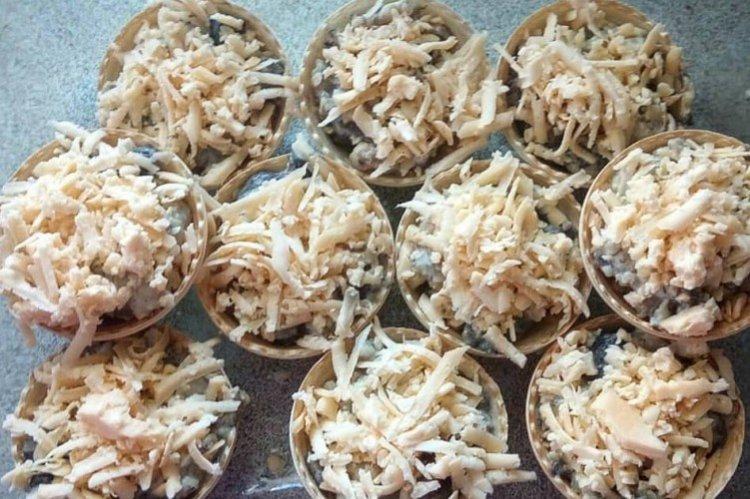 Garniture de viande hachée et de champignons