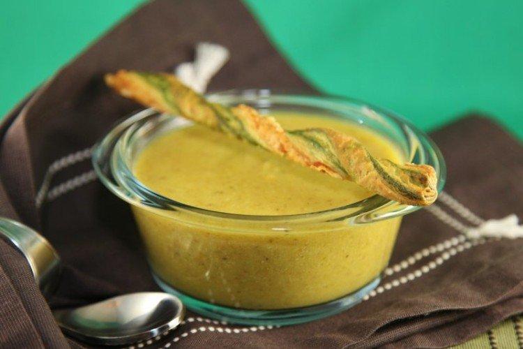 Soupe à la purée de choux de Bruxelles