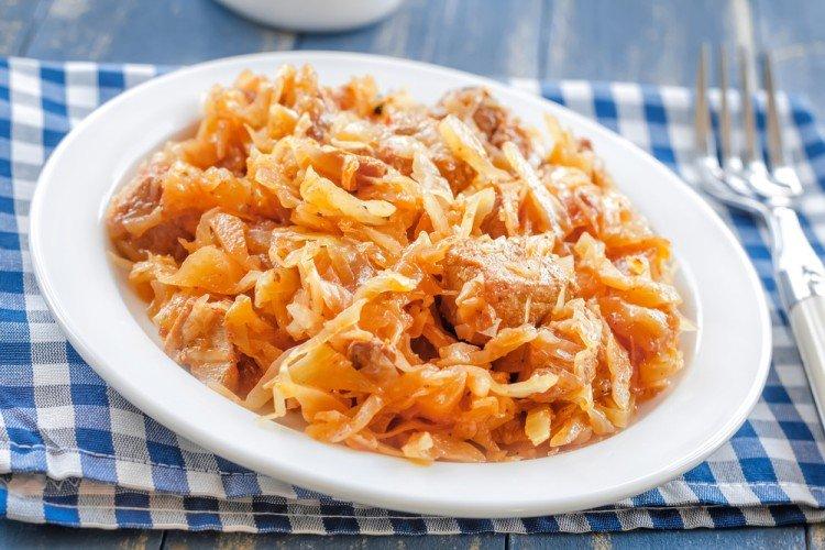 Ragoût de choucroute avec de la viande