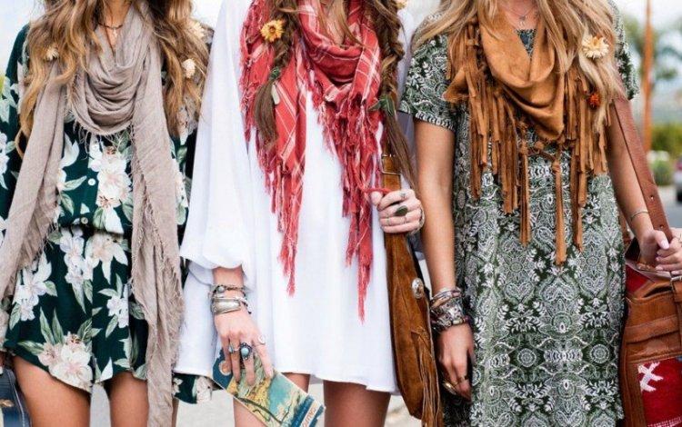 Écharpes, châles et capes