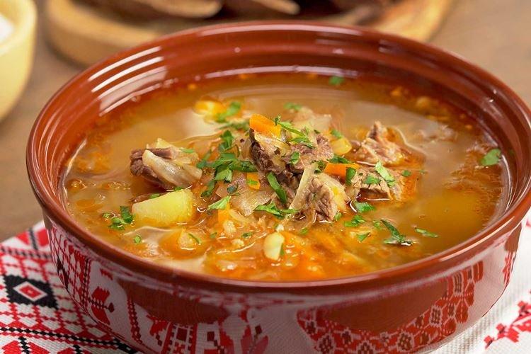 Soupe aux choux à la choucroute et à l'oseille