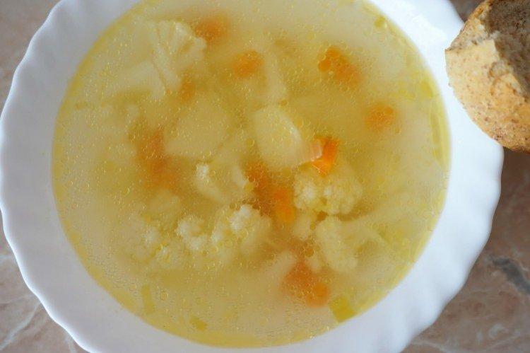 Soupe de pommes de terre au chou-fleur