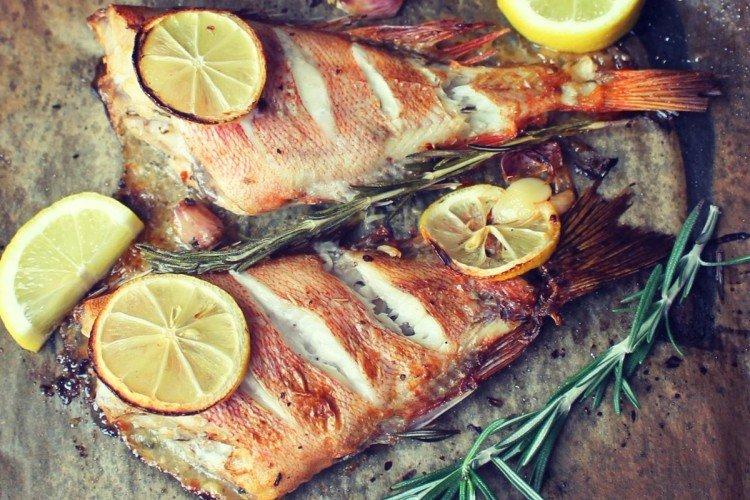 Poisson au romarin sur le grill