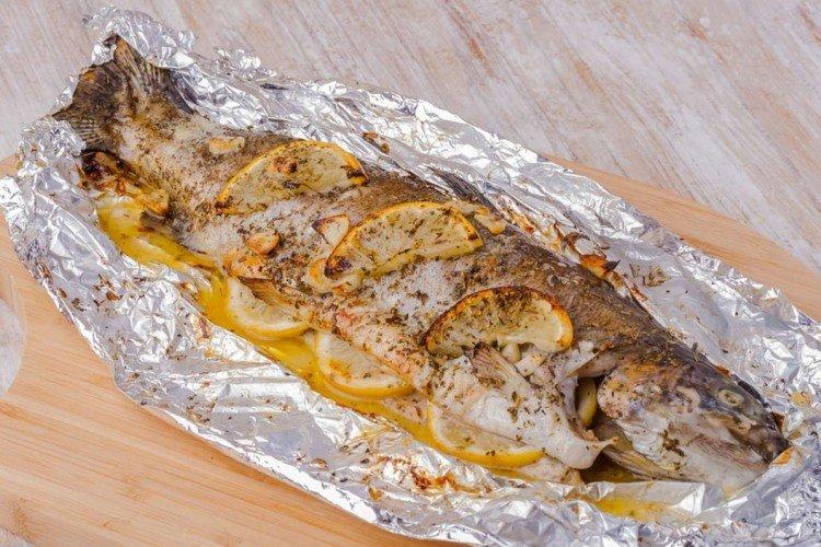 Poisson entier grillé