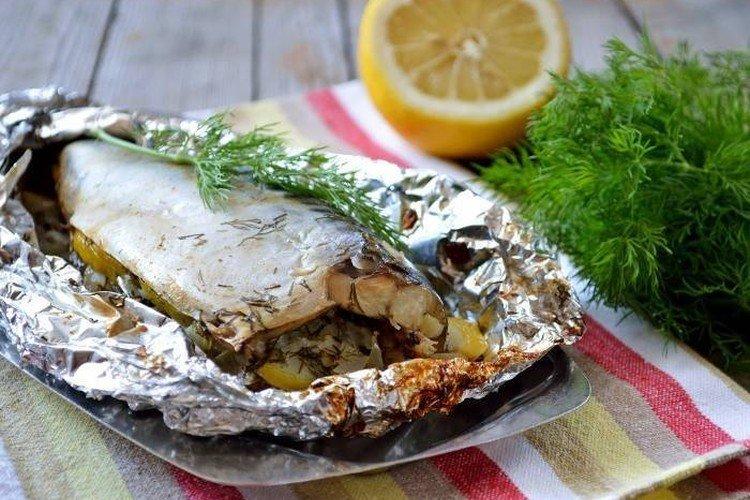 Maquereau en papillote cuit sur le gril