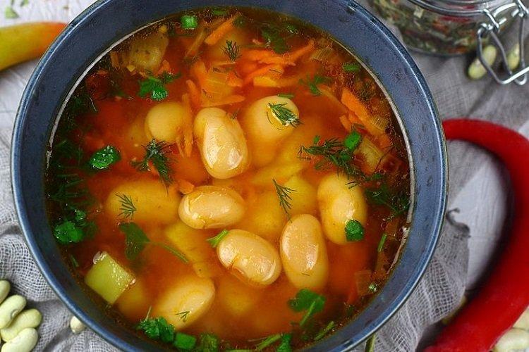 Soupe de haricots au poulet