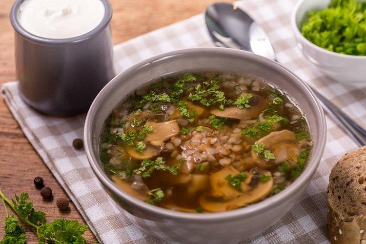 Soupe de champignons au sarrasin