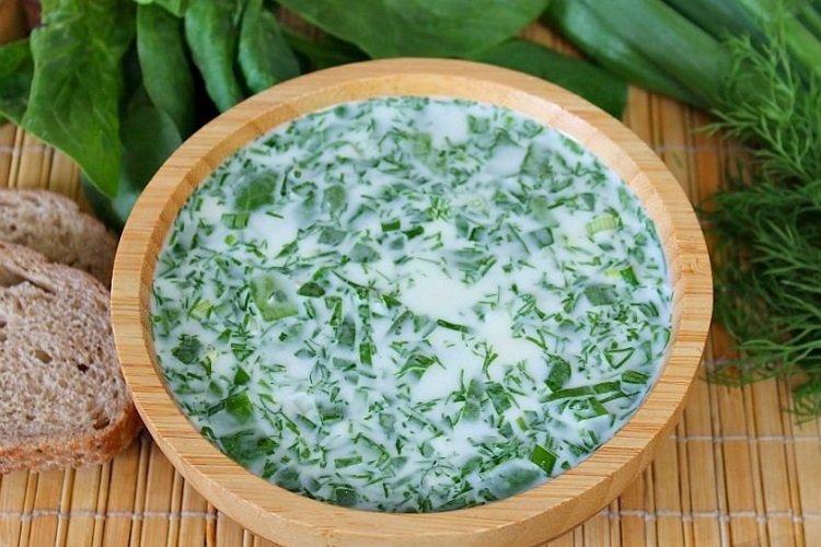 Soupe froide de concombre aux épinards