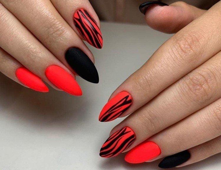 Manucure d'été contrastée