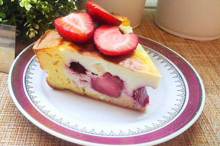 Casserole de caillé aux fraises et semoule Casserole de caillé aux fraises et semoule