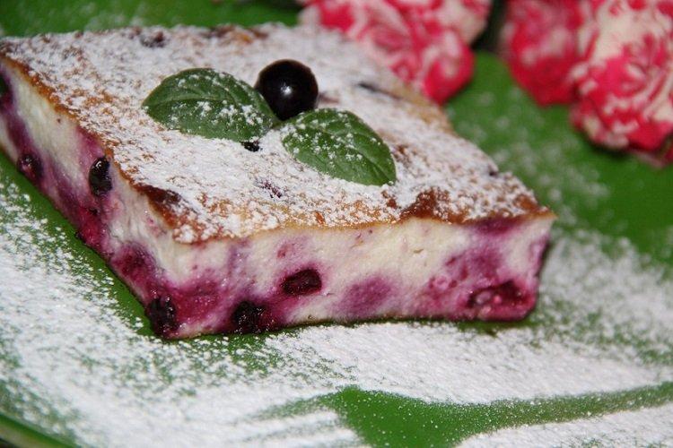 Casserole de caillé à la semoule et aux groseilles Casserole de caillé à la semoule et aux groseilles