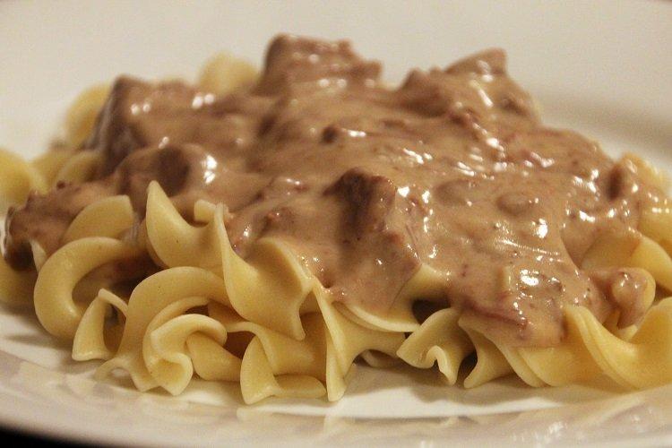 Boeuf stroganoff à la mayonnaise