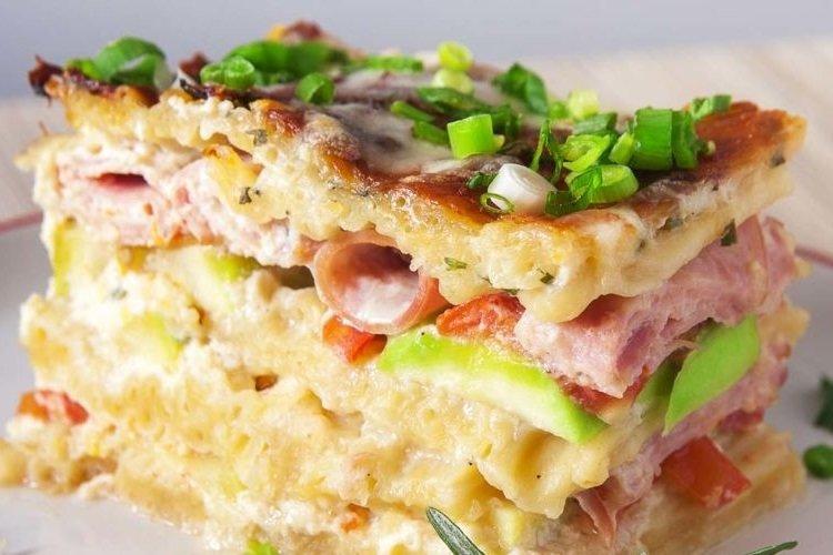 Casserole de pâtes, jambon et courgettes