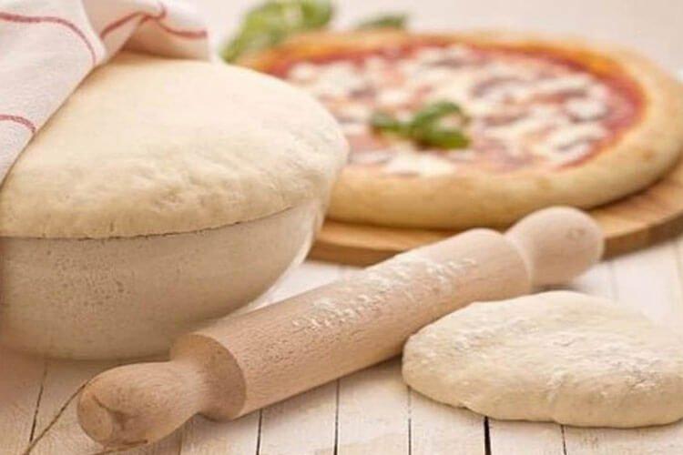 Pâte à pizza avec mayonnaise et sans levure