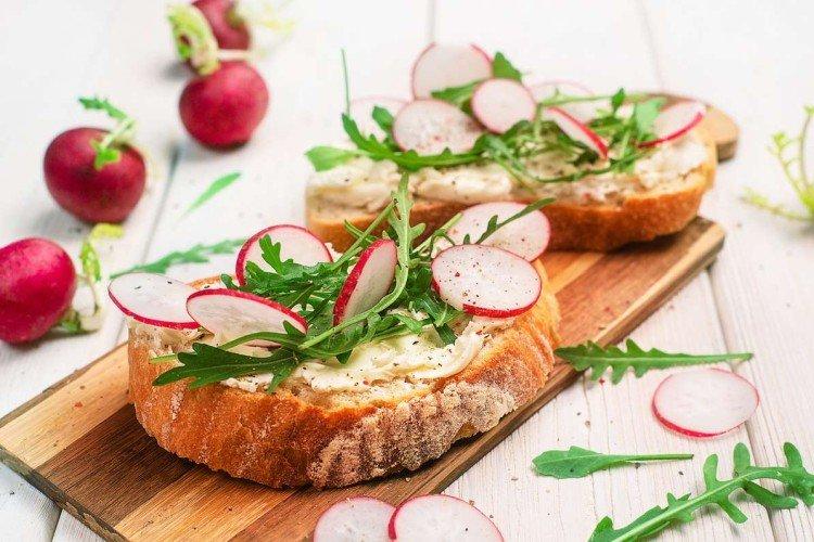 Bruschetta aux radis