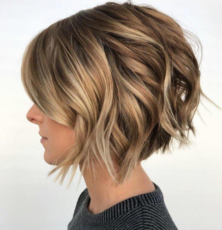 Faits saillants pour les cheveux courts 2021 - photo