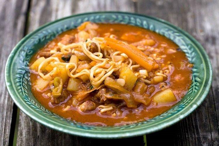 Lagman au boeuf et radis