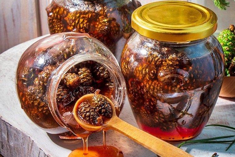 Confiture de pommes de pin au miel