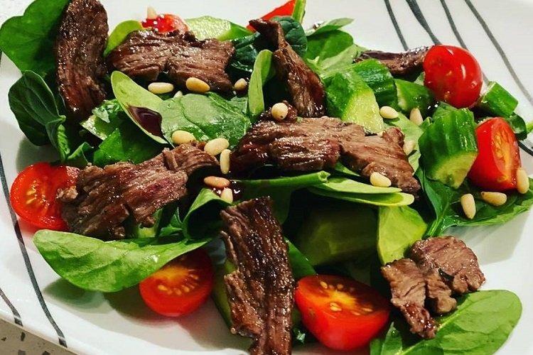 Salade de boeuf et épinards