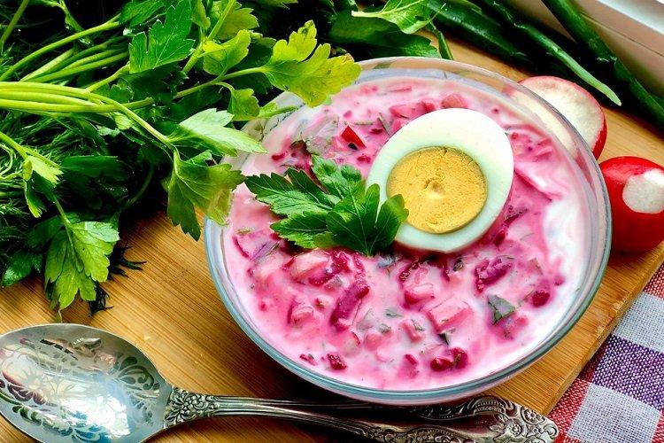 Betterave froide sur yaourt