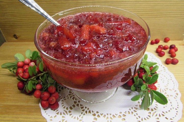 Confiture de rhubarbe et d'airelles