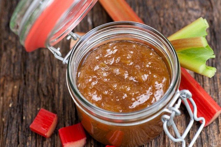 Confiture de rhubarbe épaisse