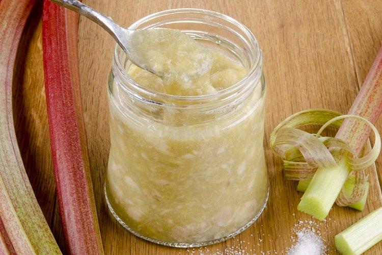 Confiture de rhubarbe au gingembre