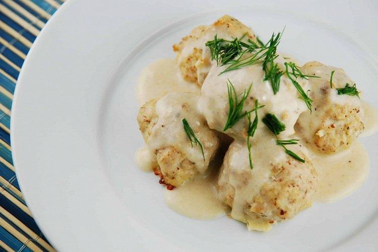 Boulettes de poisson à la crème sure