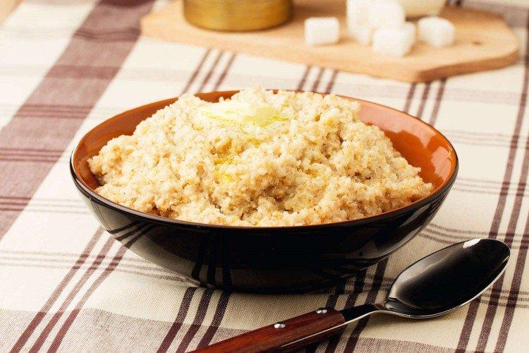 Bouillie d'orge au fromage et aux herbes