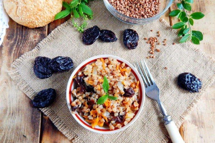 Bouillie de sarrasin aux fruits secs