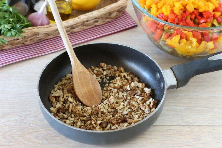 Aux noix, zeste et sucre