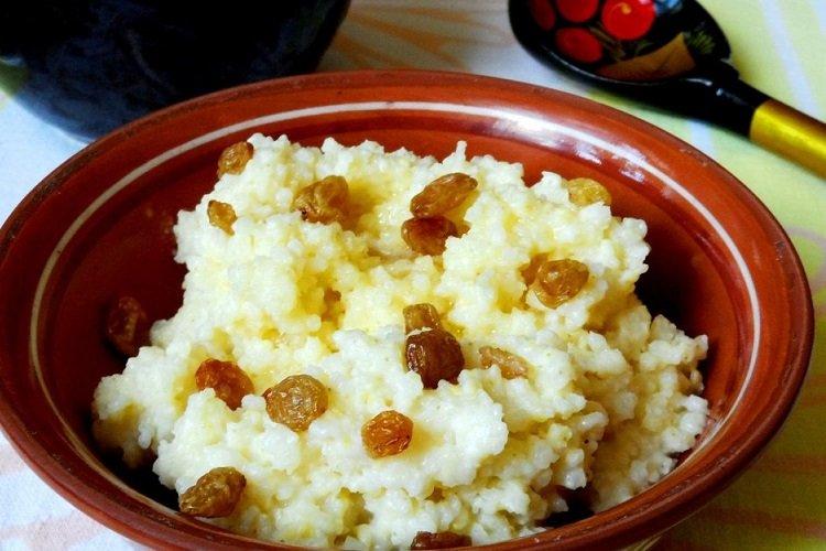 Bouillie de millet aux raisins secs et au lait